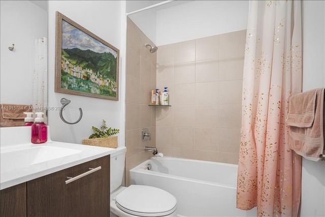 8301 NW 41st St B-309, Doral, FL 33166