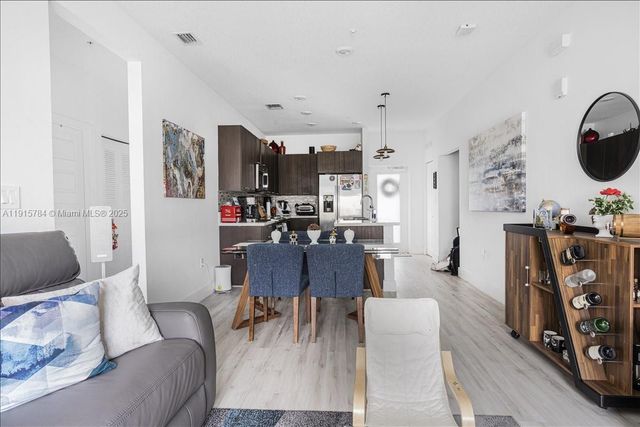 8301 NW 41st St B-309, Doral, FL 33166