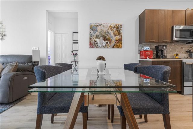 8301 NW 41st St B-309, Doral, FL 33166