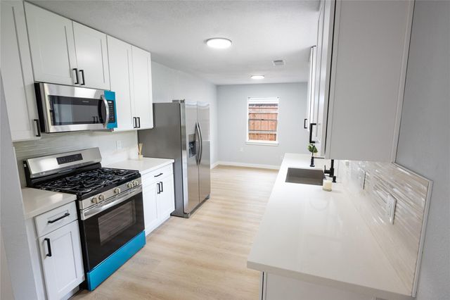 5515 Greylog Drive, Houston, TX 77048