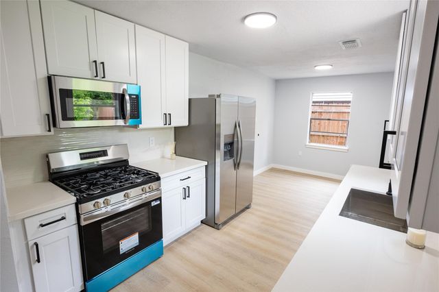 5515 Greylog Drive, Houston, TX 77048