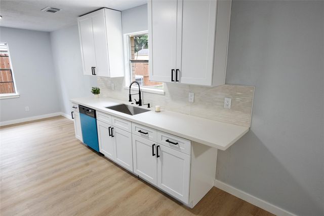 5515 Greylog Drive, Houston, TX 77048