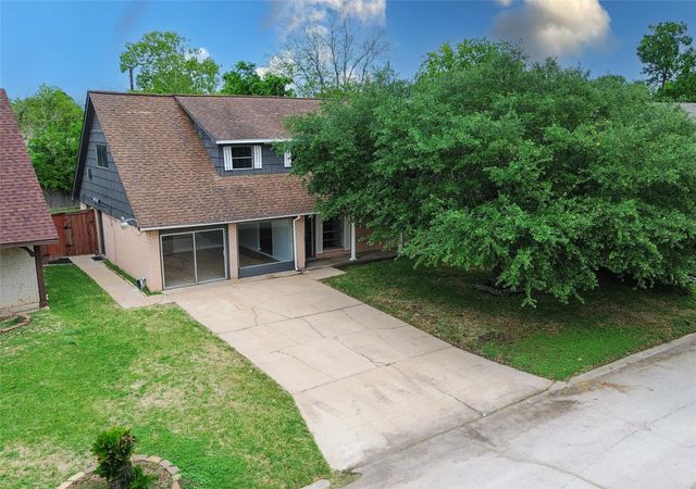 5515 Greylog Drive, Houston, TX 77048