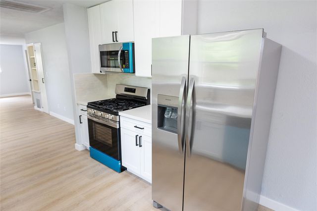 5515 Greylog Drive, Houston, TX 77048