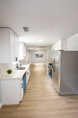 5515 Greylog Drive, Houston, TX 77048