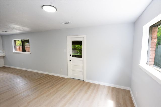 5515 Greylog Drive, Houston, TX 77048