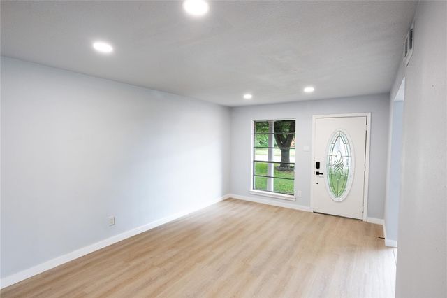 5515 Greylog Drive, Houston, TX 77048