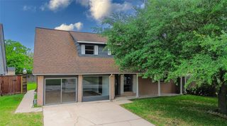 5515 Greylog Drive, Houston, TX 77048