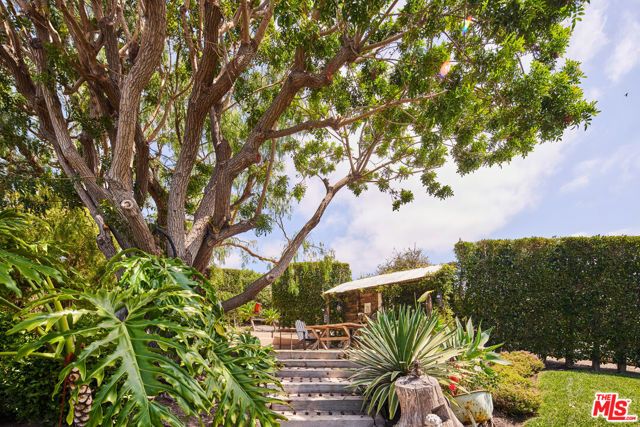 6363 Zumirez Drive, Malibu, CA 90265