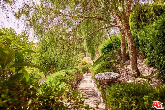 6363 Zumirez Drive, Malibu, CA 90265