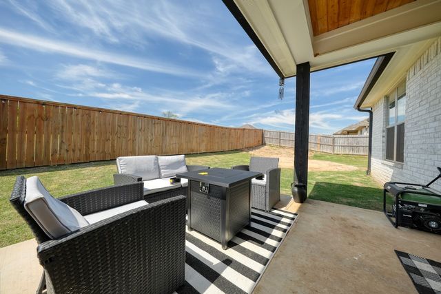 108 Hay Meadow Drive, Winona, TX 75792