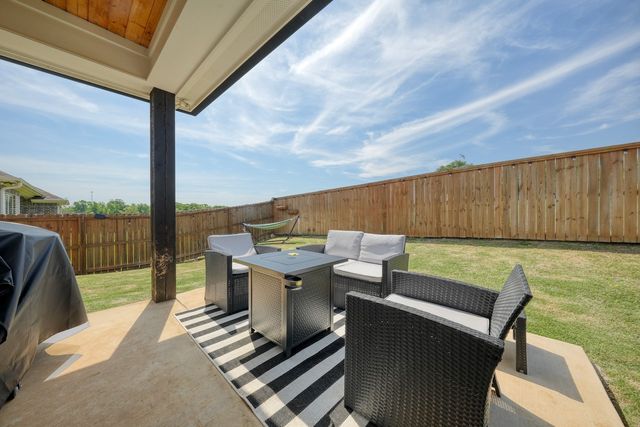 108 Hay Meadow Drive, Winona, TX 75792