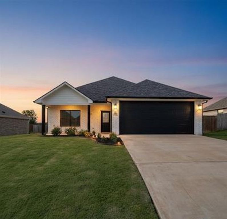 108 Hay Meadow Drive, Winona, TX 75792