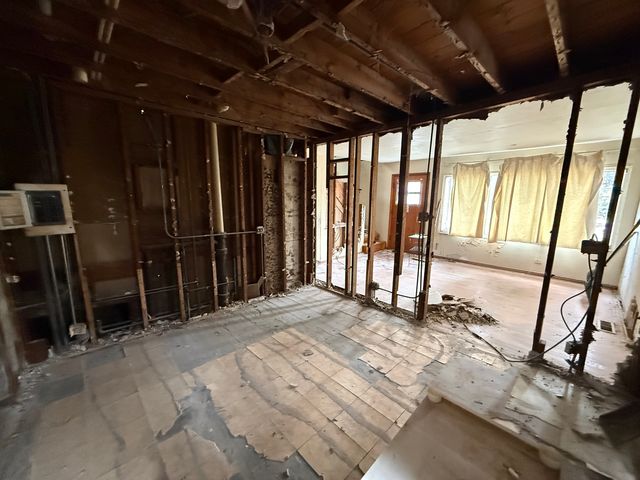 9316 Sayre Avenue, Oak Lawn, IL 60453