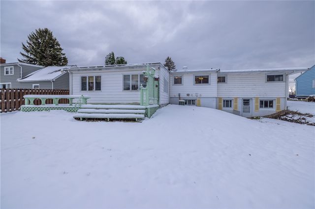 282 Straub Road, Greece, NY 14626