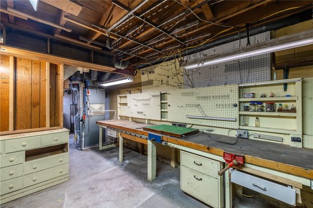 282 Straub Road, Greece, NY 14626