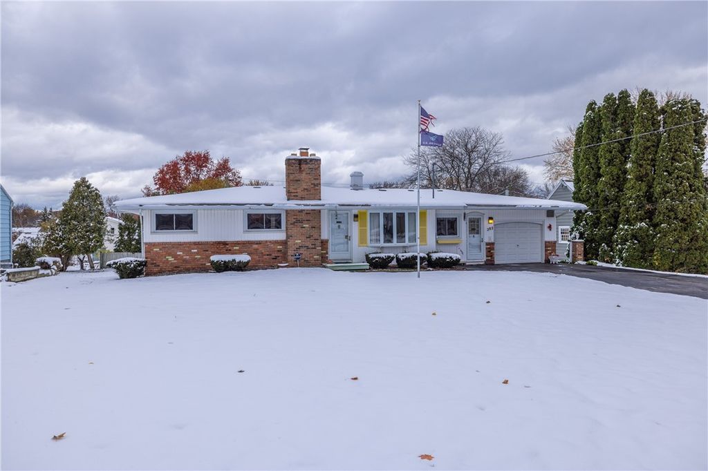 282 Straub Road, Greece, NY 14626