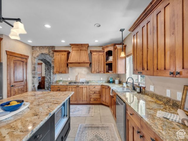 2894 E COBBLEMOOR LN, Sandy, UT 84093