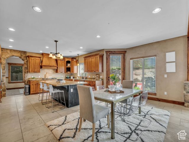 2894 E COBBLEMOOR LN, Sandy, UT 84093
