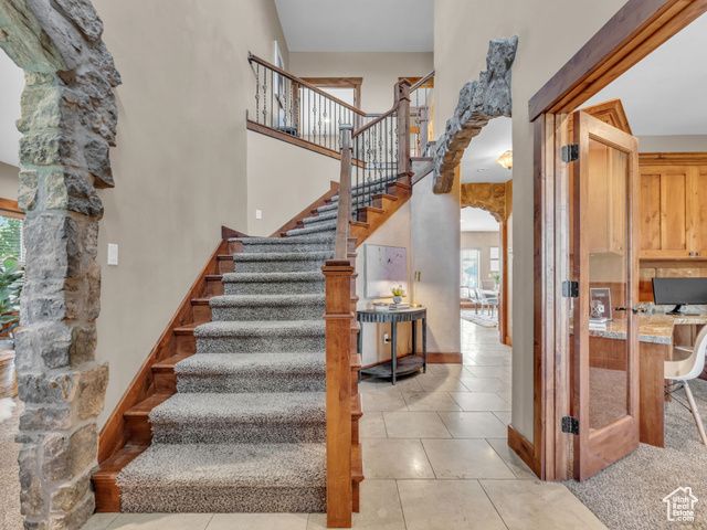 2894 E COBBLEMOOR LN, Sandy, UT 84093