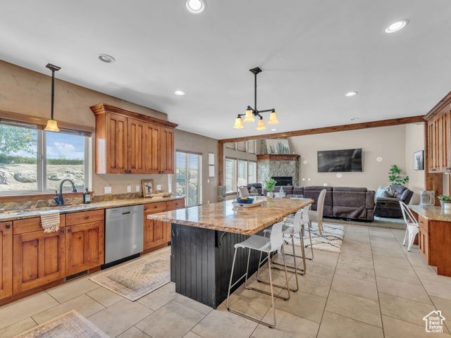 2894 E COBBLEMOOR LN, Sandy, UT 84093