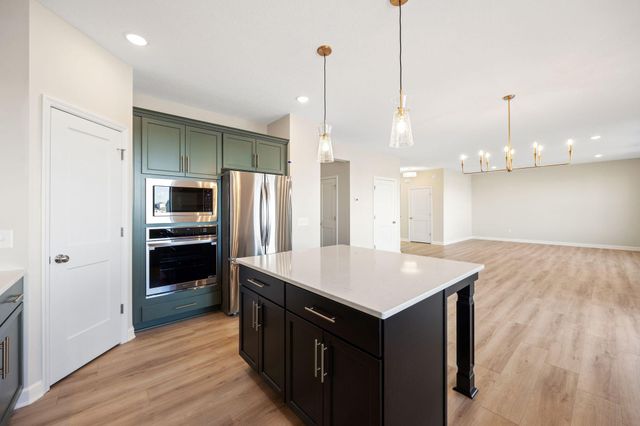 17961 Hidden Creek Trail, Lakeville, MN 55044