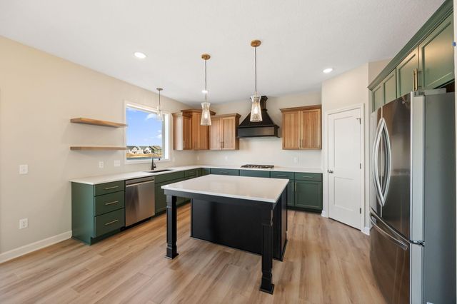 17961 Hidden Creek Trail, Lakeville, MN 55044