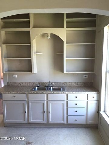 1920 S Connor Avenue, Joplin, MO 64804