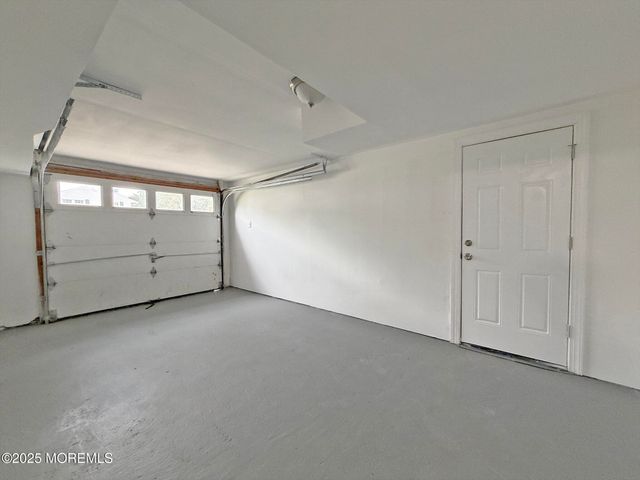 9 Hillview Drive, Neptune Township, NJ 07753