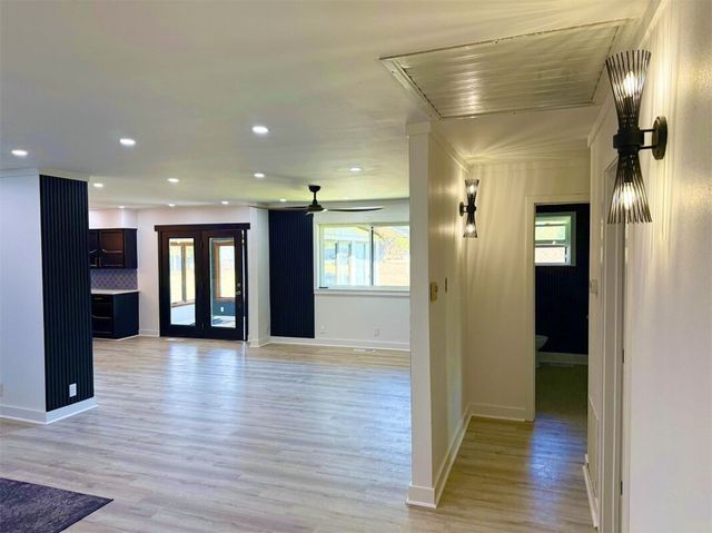 303 S Promenade Boulevard, Rogers, AR 72758