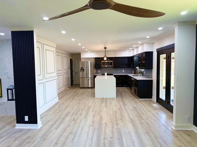 303 S Promenade Boulevard, Rogers, AR 72758