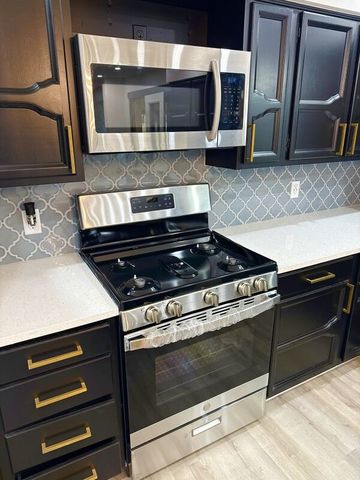 303 S Promenade Boulevard, Rogers, AR 72758