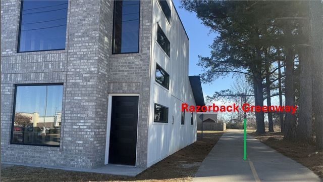 303 S Promenade Boulevard, Rogers, AR 72758