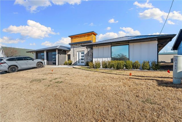 303 S Promenade Boulevard, Rogers, AR 72758