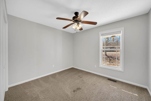 321 Perrys Pl, Lynchburg, TN 37352