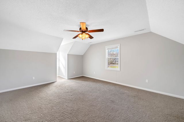 321 Perrys Pl, Lynchburg, TN 37352