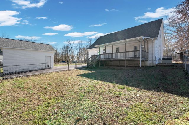 321 Perrys Pl, Lynchburg, TN 37352