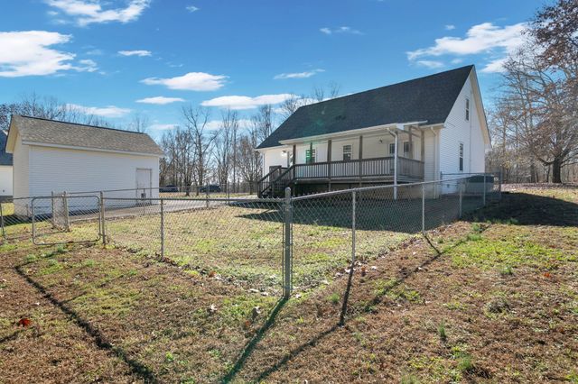 321 Perrys Pl, Lynchburg, TN 37352
