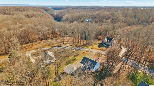 321 Perrys Pl, Lynchburg, TN 37352