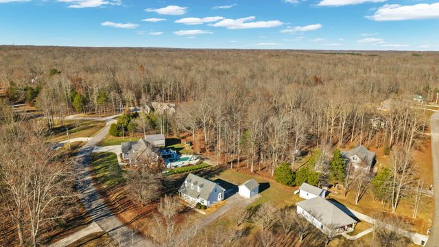 321 Perrys Pl, Lynchburg, TN 37352