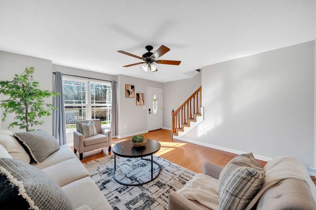 321 Perrys Pl, Lynchburg, TN 37352