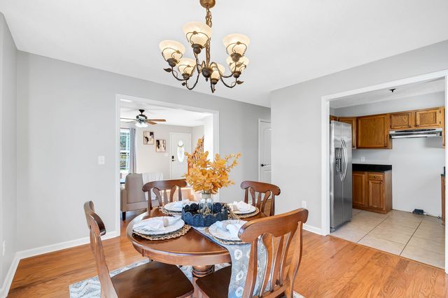 321 Perrys Pl, Lynchburg, TN 37352