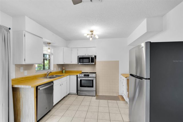 207 ELAINE DRIVE, Auburndale, FL 33823