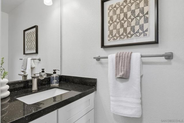 11037 Caminito Vista Pacifica, San Diego, CA 92131