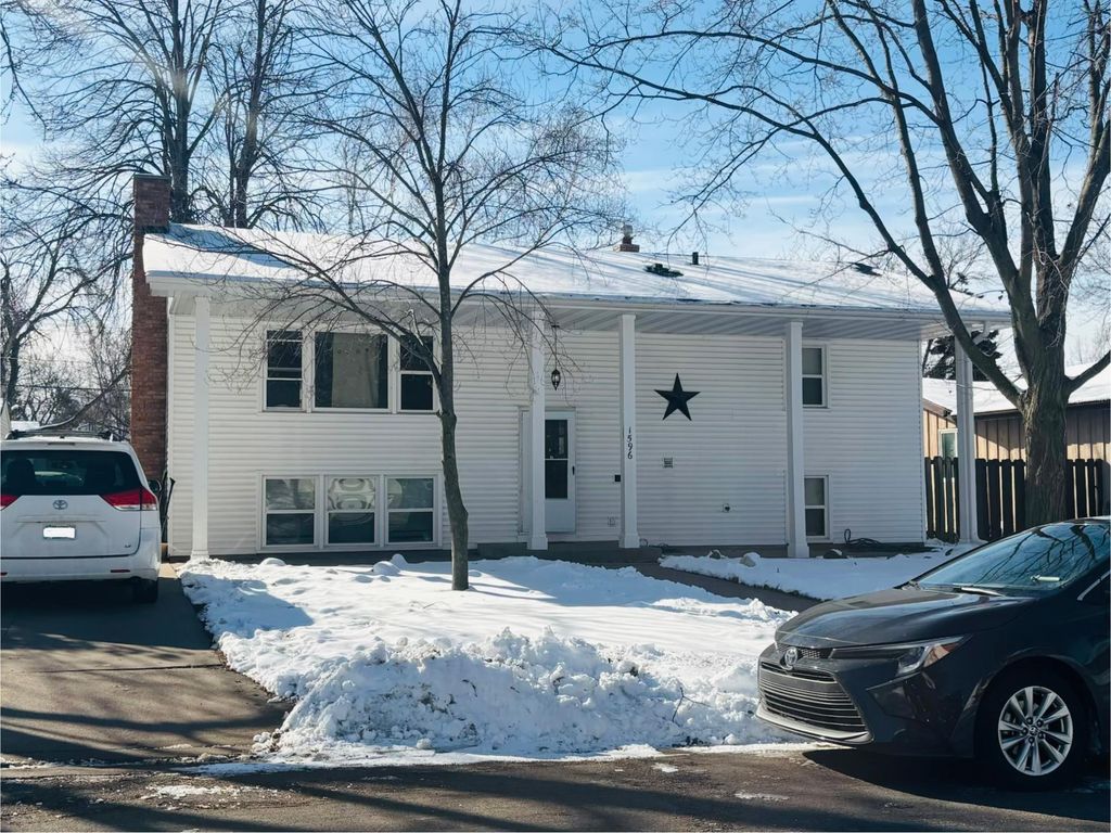 1596 Mclean Avenue, Saint Paul, MN 55106