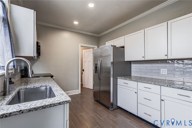 418 4th St, West Point, VA 23181