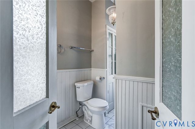 418 4th St, West Point, VA 23181