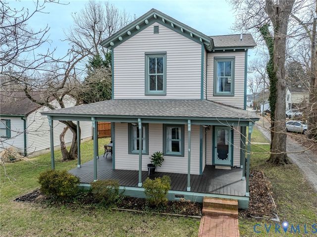 418 4th St, West Point, VA 23181