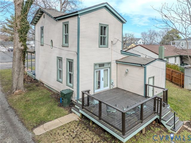 418 4th St, West Point, VA 23181