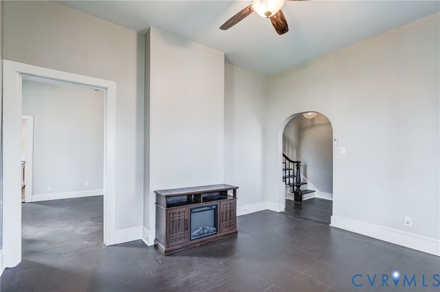 418 4th St, West Point, VA 23181